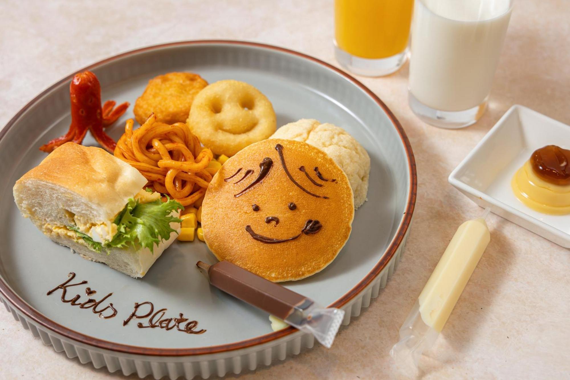 Hotel Okura Tokyo Bay Urayasu Exterior foto A meal at the Cat Cafe