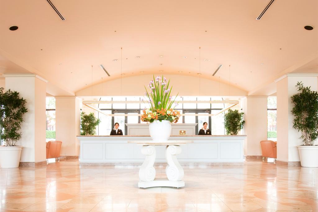 Hotel Okura Tokyo Bay Urayasu Exterior foto Lobby